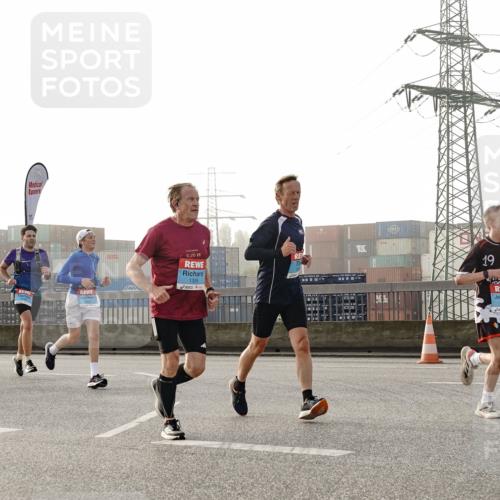 03.10.2026 - Köhlbrandbrückenlauf Michael Burmester http://msf.ph/oto/10764121 03.10.2026 09:16:16 Position 3 42, 195, 1326 meine-sportfotos.de