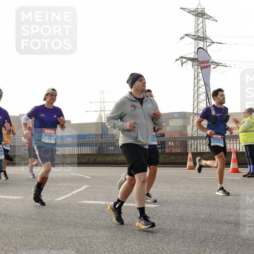 03.10.2026 - Köhlbrandbrückenlauf Michael Burmester http://msf.ph/oto/10764129 03.10.2026 09:16:19 Position 3  meine-sportfotos.de
