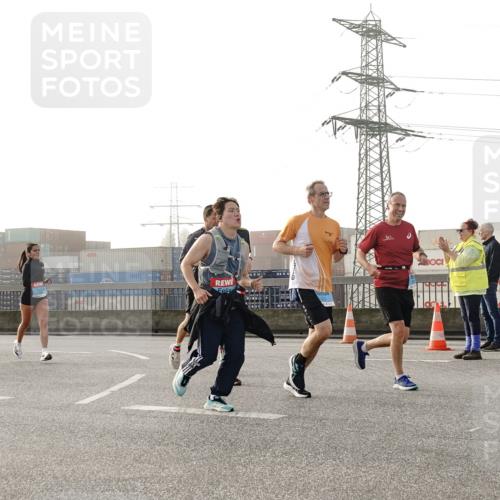 03.10.2026 - Köhlbrandbrückenlauf Michael Burmester http://msf.ph/oto/10764134 03.10.2026 09:16:21 Position 3  meine-sportfotos.de