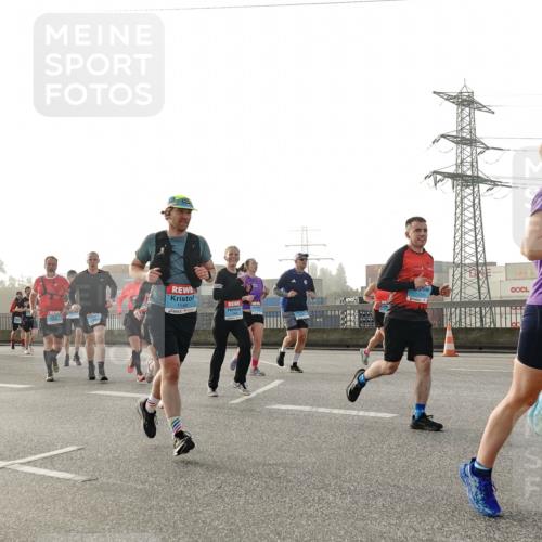 03.10.2026 - Köhlbrandbrückenlauf Michael Burmester http://msf.ph/oto/10764160 03.10.2026 09:16:28 Position 3 145, 0, 1549, 14 meine-sportfotos.de