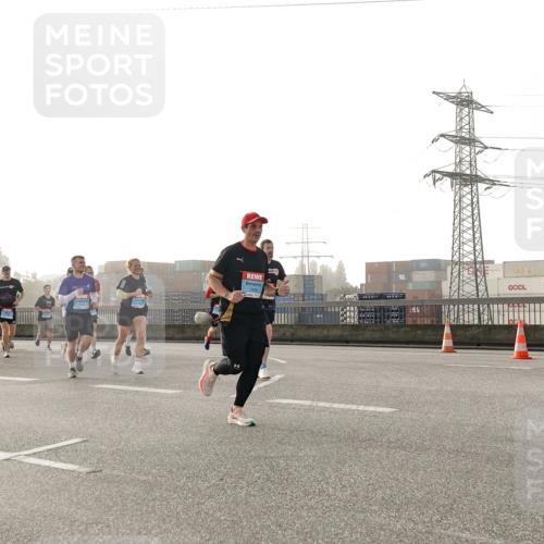 03.10.2026 - Köhlbrandbrückenlauf Michael Burmester http://msf.ph/oto/10764178 03.10.2026 09:16:32 Position 3 2409 meine-sportfotos.de