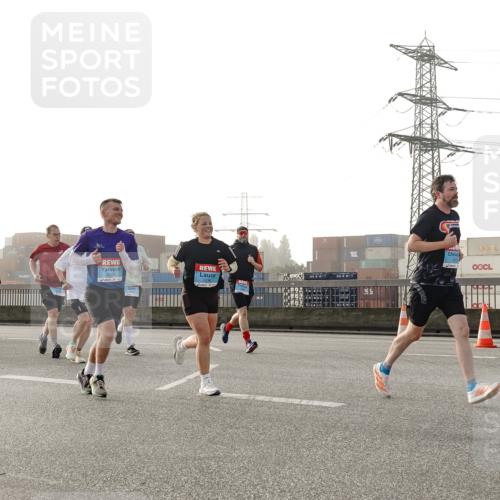 03.10.2026 - Köhlbrandbrückenlauf Michael Burmester http://msf.ph/oto/10764181 03.10.2026 09:16:33 Position 3 1 meine-sportfotos.de
