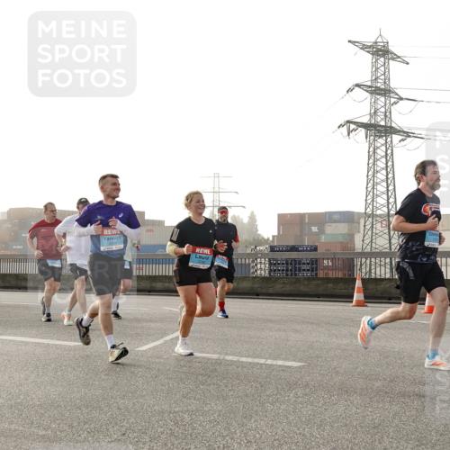 03.10.2026 - Köhlbrandbrückenlauf Michael Burmester http://msf.ph/oto/10764182 03.10.2026 09:16:34 Position 3 1 meine-sportfotos.de