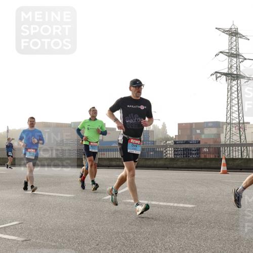 03.10.2026 - Köhlbrandbrückenlauf Michael Burmester http://msf.ph/oto/10764191 03.10.2026 09:16:36 Position 3 2343 meine-sportfotos.de