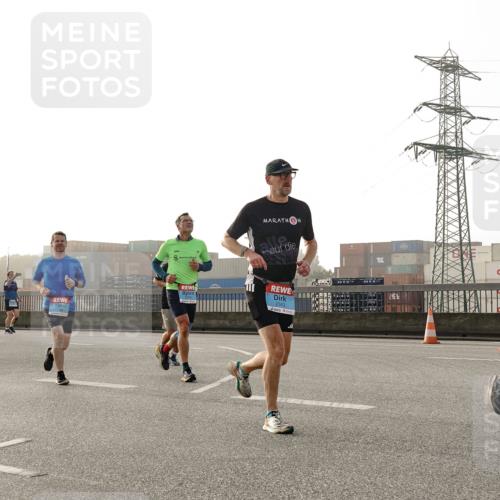 03.10.2026 - Köhlbrandbrückenlauf Michael Burmester http://msf.ph/oto/10764192 03.10.2026 09:16:36 Position 3  meine-sportfotos.de