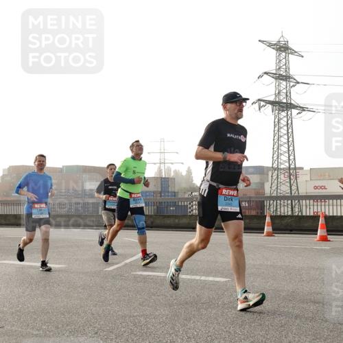 03.10.2026 - Köhlbrandbrückenlauf Michael Burmester http://msf.ph/oto/10764195 03.10.2026 09:16:36 Position 3 2343, 1 meine-sportfotos.de