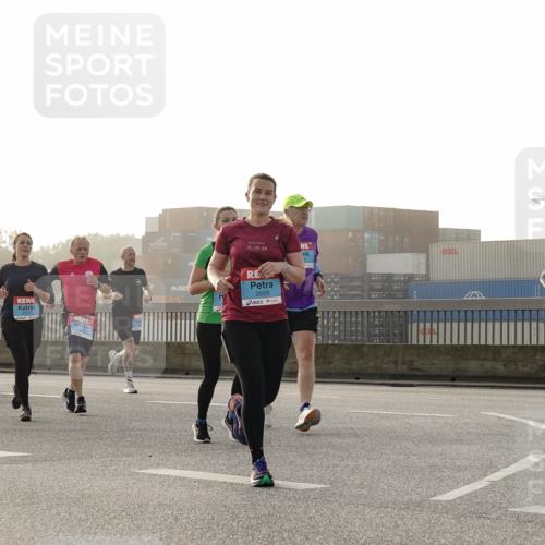03.10.2026 - Köhlbrandbrückenlauf Michael Burmester http://msf.ph/oto/10764205 03.10.2026 09:16:40 Position 3 42, 195, 2669 meine-sportfotos.de
