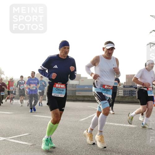 03.10.2026 - Köhlbrandbrückenlauf Michael Burmester http://msf.ph/oto/10764226 03.10.2026 09:16:47 Position 3 1969, 1968, 2193 meine-sportfotos.de