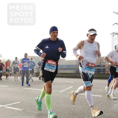 03.10.2026 - Köhlbrandbrückenlauf Michael Burmester http://msf.ph/oto/10764227 03.10.2026 09:16:47 Position 3 1969, 1968 meine-sportfotos.de