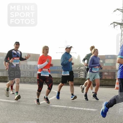 03.10.2026 - Köhlbrandbrückenlauf Michael Burmester http://msf.ph/oto/10764231 03.10.2026 09:16:49 Position 3 2350, 3817, 2616, 1546 meine-sportfotos.de