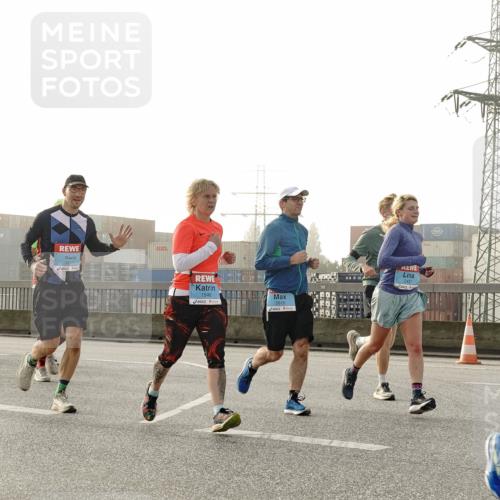 03.10.2026 - Köhlbrandbrückenlauf Michael Burmester http://msf.ph/oto/10764232 03.10.2026 09:16:49 Position 3 3817, 1546, 2616, 2431, 2749 meine-sportfotos.de