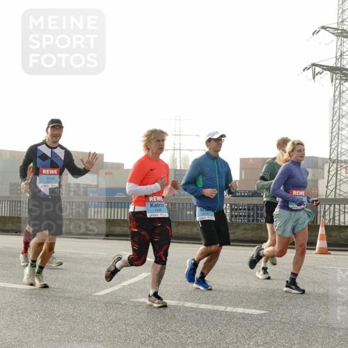 03.10.2026 - Köhlbrandbrückenlauf Michael Burmester http://msf.ph/oto/10764233 03.10.2026 09:16:49 Position 3 3817, 1546, 2616 meine-sportfotos.de