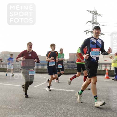 03.10.2026 - Köhlbrandbrückenlauf Michael Burmester http://msf.ph/oto/10764239 03.10.2026 09:16:51 Position 3 2350, 3817 meine-sportfotos.de