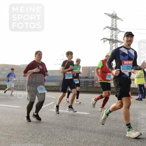 03.10.2026 - Köhlbrandbrückenlauf Michael Burmester http://msf.ph/oto/10764240 03.10.2026 09:16:51 Position 3 2350, 3817, 3 meine-sportfotos.de