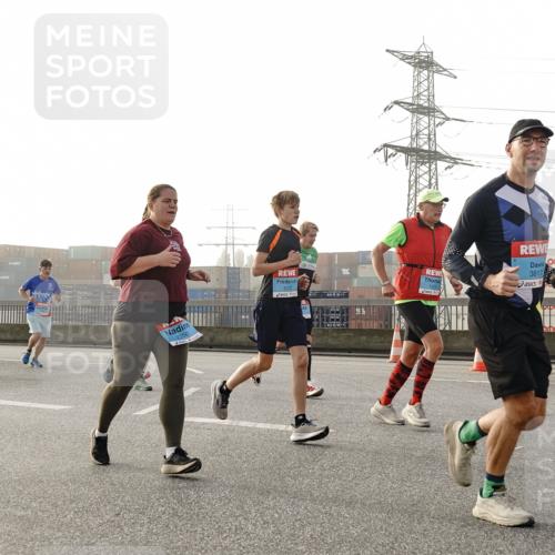 03.10.2026 - Köhlbrandbrückenlauf Michael Burmester http://msf.ph/oto/10764241 03.10.2026 09:16:51 Position 3 2350, 1072, 3, 3817 meine-sportfotos.de