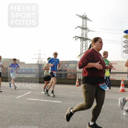 03.10.2026 - Köhlbrandbrückenlauf Michael Burmester http://msf.ph/oto/10764243 03.10.2026 09:16:52 Position 3 350, 3, 10 meine-sportfotos.de