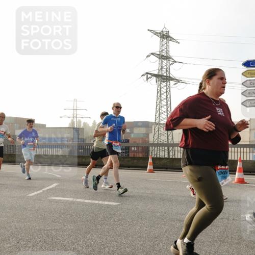 03.10.2026 - Köhlbrandbrückenlauf Michael Burmester http://msf.ph/oto/10764244 03.10.2026 09:16:52 Position 3 3, 2350, 107 meine-sportfotos.de