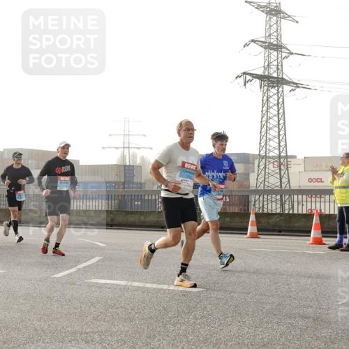 03.10.2026 - Köhlbrandbrückenlauf Michael Burmester http://msf.ph/oto/10764250 03.10.2026 09:16:54 Position 3 2523, 2419, 1 meine-sportfotos.de