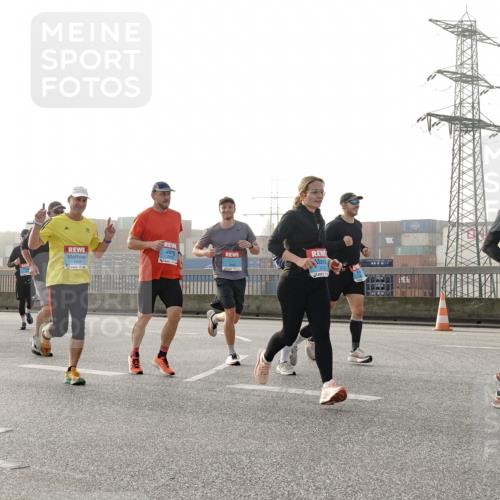 03.10.2026 - Köhlbrandbrückenlauf Michael Burmester http://msf.ph/oto/10764258 03.10.2026 09:16:55 Position 3  meine-sportfotos.de