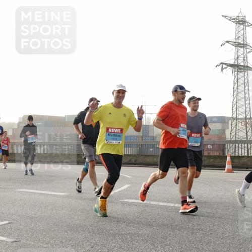 03.10.2026 - Köhlbrandbrückenlauf Michael Burmester http://msf.ph/oto/10764263 03.10.2026 09:16:56 Position 3 1808 meine-sportfotos.de