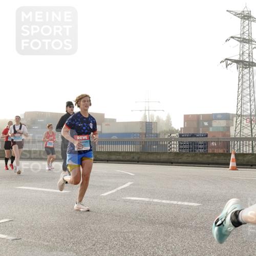 03.10.2026 - Köhlbrandbrückenlauf Michael Burmester http://msf.ph/oto/10764267 03.10.2026 09:16:58 Position 3  meine-sportfotos.de