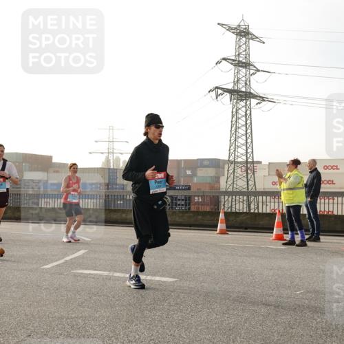 03.10.2026 - Köhlbrandbrückenlauf Michael Burmester http://msf.ph/oto/10764274 03.10.2026 09:16:59 Position 3 1304 meine-sportfotos.de