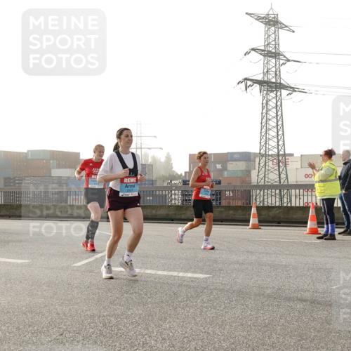 03.10.2026 - Köhlbrandbrückenlauf Michael Burmester http://msf.ph/oto/10764277 03.10.2026 09:17:00 Position 3  meine-sportfotos.de