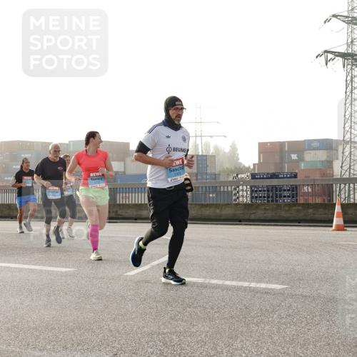 03.10.2026 - Köhlbrandbrückenlauf Michael Burmester http://msf.ph/oto/10764285 03.10.2026 09:17:03 Position 3 9, 1303 meine-sportfotos.de