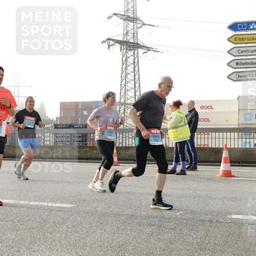 03.10.2026 - Köhlbrandbrückenlauf Michael Burmester http://msf.ph/oto/10764296 03.10.2026 09:17:05 Position 3 9, 1842, 1534, 3 meine-sportfotos.de
