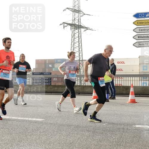03.10.2026 - Köhlbrandbrückenlauf Michael Burmester http://msf.ph/oto/10764297 03.10.2026 09:17:05 Position 3 1842, 1534, 3 meine-sportfotos.de