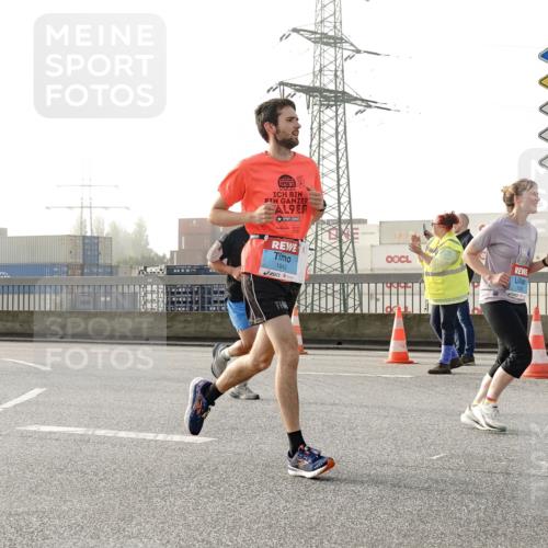 03.10.2026 - Köhlbrandbrückenlauf Michael Burmester http://msf.ph/oto/10764298 03.10.2026 09:17:06 Position 3 9, 1842, 3 meine-sportfotos.de