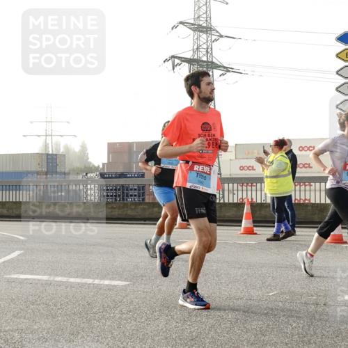 03.10.2026 - Köhlbrandbrückenlauf Michael Burmester http://msf.ph/oto/10764299 03.10.2026 09:17:06 Position 3 3, 200, 9, 1534, 1842 meine-sportfotos.de