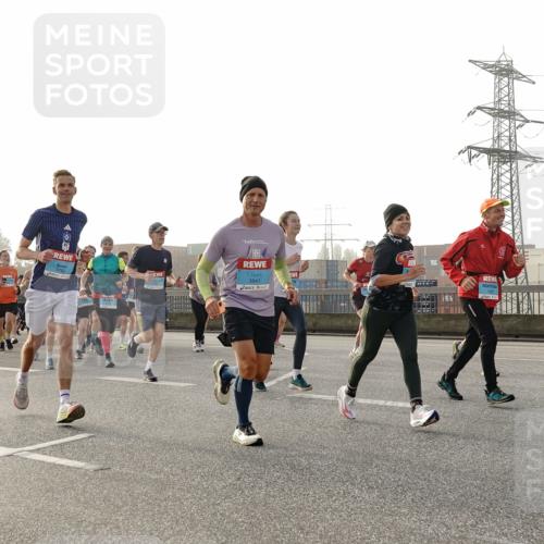 03.10.2026 - Köhlbrandbrückenlauf Michael Burmester http://msf.ph/oto/10764313 03.10.2026 09:17:11 Position 3 3762, 3841 meine-sportfotos.de