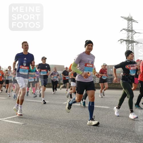 03.10.2026 - Köhlbrandbrückenlauf Michael Burmester http://msf.ph/oto/10764316 03.10.2026 09:17:11 Position 3 140, 3762, 3841, 1778, 1207 meine-sportfotos.de