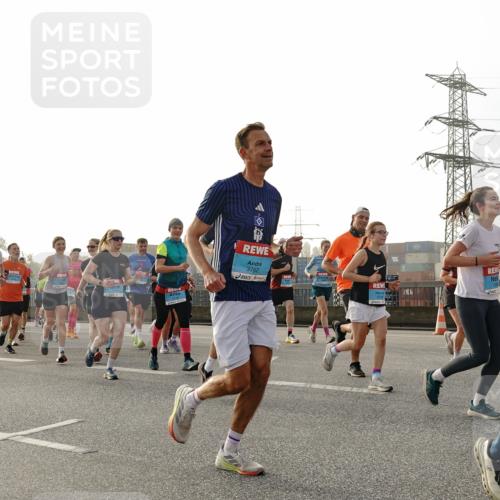 03.10.2026 - Köhlbrandbrückenlauf Michael Burmester http://msf.ph/oto/10764319 03.10.2026 09:17:12 Position 3 14, 3762 meine-sportfotos.de