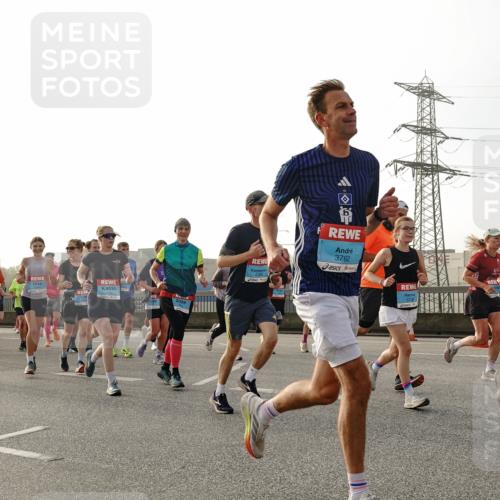 03.10.2026 - Köhlbrandbrückenlauf Michael Burmester http://msf.ph/oto/10764322 03.10.2026 09:17:12 Position 3 3762, 14, 3780, 1289 meine-sportfotos.de