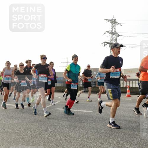 03.10.2026 - Köhlbrandbrückenlauf Michael Burmester http://msf.ph/oto/10764324 03.10.2026 09:17:13 Position 3 14, 1254, 3760, 3, 3739 meine-sportfotos.de