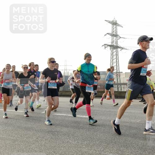 03.10.2026 - Köhlbrandbrückenlauf Michael Burmester http://msf.ph/oto/10764328 03.10.2026 09:17:13 Position 3 14, 1254, 2710, 3, 373, 2295 meine-sportfotos.de