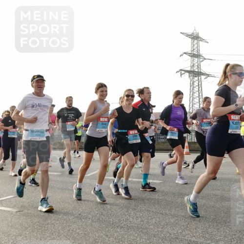 03.10.2026 - Köhlbrandbrückenlauf Michael Burmester http://msf.ph/oto/10764335 03.10.2026 09:17:14 Position 3 14, 2526, 2304 meine-sportfotos.de