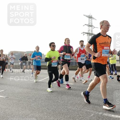 03.10.2026 - Köhlbrandbrückenlauf Michael Burmester http://msf.ph/oto/10764365 03.10.2026 09:17:18 Position 3 2635, 2104, 375 meine-sportfotos.de