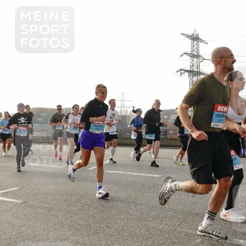 03.10.2026 - Köhlbrandbrückenlauf Michael Burmester http://msf.ph/oto/10764381 03.10.2026 09:17:20 Position 3 2420, 2477 meine-sportfotos.de