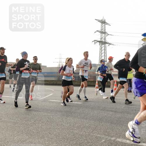 03.10.2026 - Köhlbrandbrückenlauf Michael Burmester http://msf.ph/oto/10764390 03.10.2026 09:17:21 Position 3 1, 2420 meine-sportfotos.de