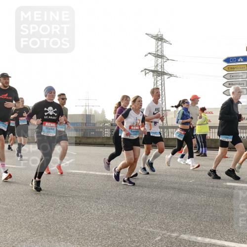 03.10.2026 - Köhlbrandbrückenlauf Michael Burmester http://msf.ph/oto/10764395 03.10.2026 09:17:22 Position 3 2054, 1564, 3 meine-sportfotos.de