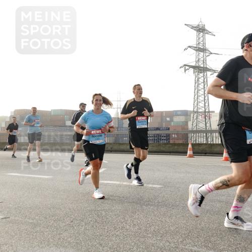 03.10.2026 - Köhlbrandbrückenlauf Michael Burmester http://msf.ph/oto/10764399 03.10.2026 09:17:23 Position 3 1694, 1482, 250, 3000 meine-sportfotos.de