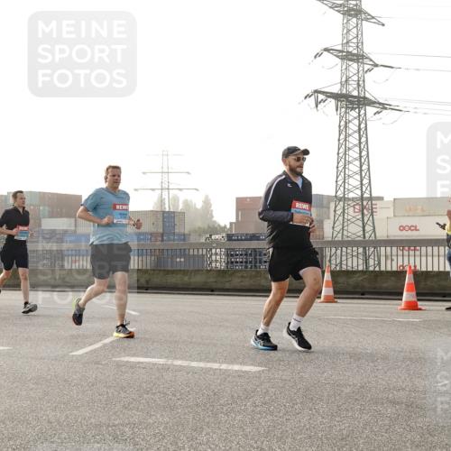 03.10.2026 - Köhlbrandbrückenlauf Michael Burmester http://msf.ph/oto/10764406 03.10.2026 09:17:24 Position 3  meine-sportfotos.de