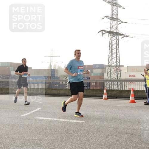 03.10.2026 - Köhlbrandbrückenlauf Michael Burmester http://msf.ph/oto/10764410 03.10.2026 09:17:25 Position 3  meine-sportfotos.de