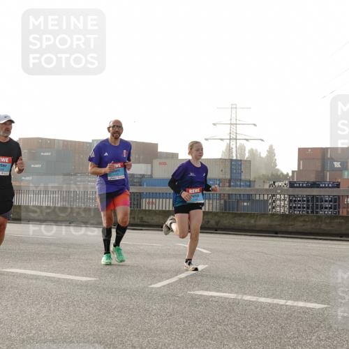 03.10.2026 - Köhlbrandbrückenlauf Michael Burmester http://msf.ph/oto/10764463 03.10.2026 09:17:36 Position 3  meine-sportfotos.de