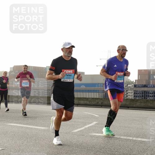 03.10.2026 - Köhlbrandbrückenlauf Michael Burmester http://msf.ph/oto/10764470 03.10.2026 09:17:37 Position 3 2559, 1181, 4, 4, 1184 meine-sportfotos.de