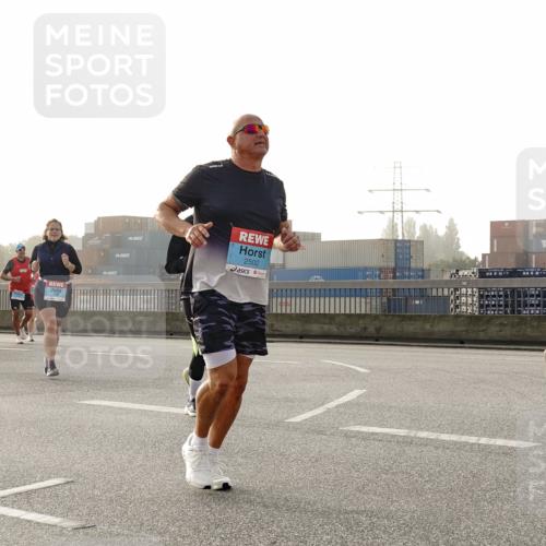 03.10.2026 - Köhlbrandbrückenlauf Michael Burmester http://msf.ph/oto/10764501 03.10.2026 09:17:42 Position 3 2502, 2566 meine-sportfotos.de