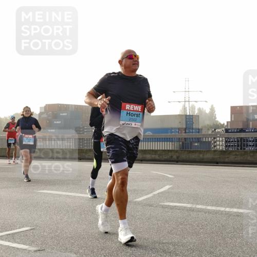 03.10.2026 - Köhlbrandbrückenlauf Michael Burmester http://msf.ph/oto/10764504 03.10.2026 09:17:42 Position 3 2502 meine-sportfotos.de